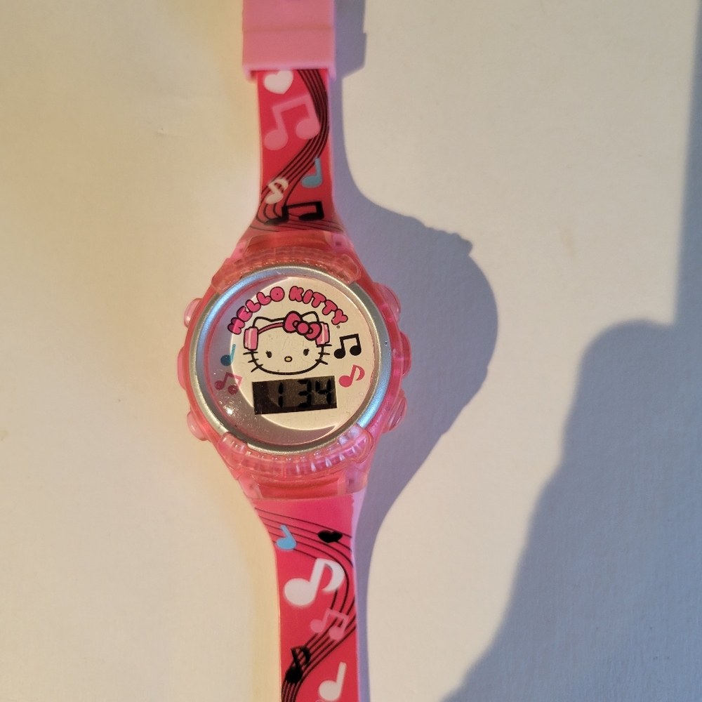 Hello Kitty Watch - Picture 2 of 4